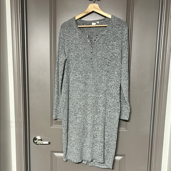 GAP Gray Long Sleeve Crew Neck Sweater Dress - Picture 1 of 5